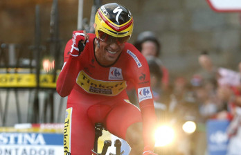 Contador celebra tercera Vuelta a España